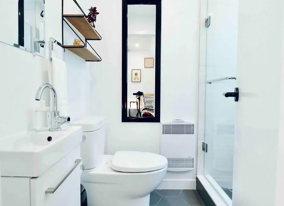 Cozy 1 Bedroom Laneway House Downtown Eastside Toronto Apartment