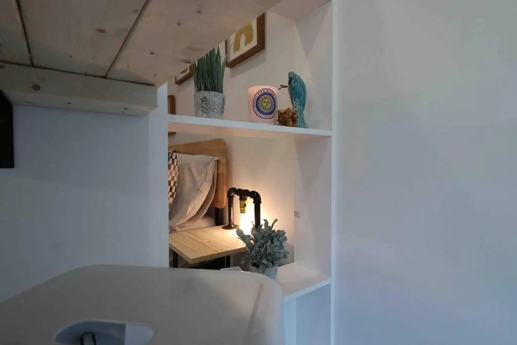 Cozy 1 Bedroom Laneway House Downtown Eastside Toronto Canada